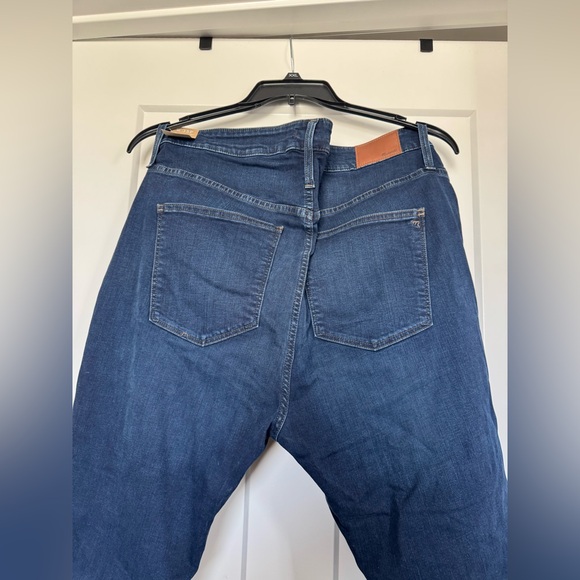 MADEWELL | Petite Curvy High-Rise Skinny Jeans - Picture 7 of 10